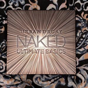 Naked ultimate basics eyeshadow palette